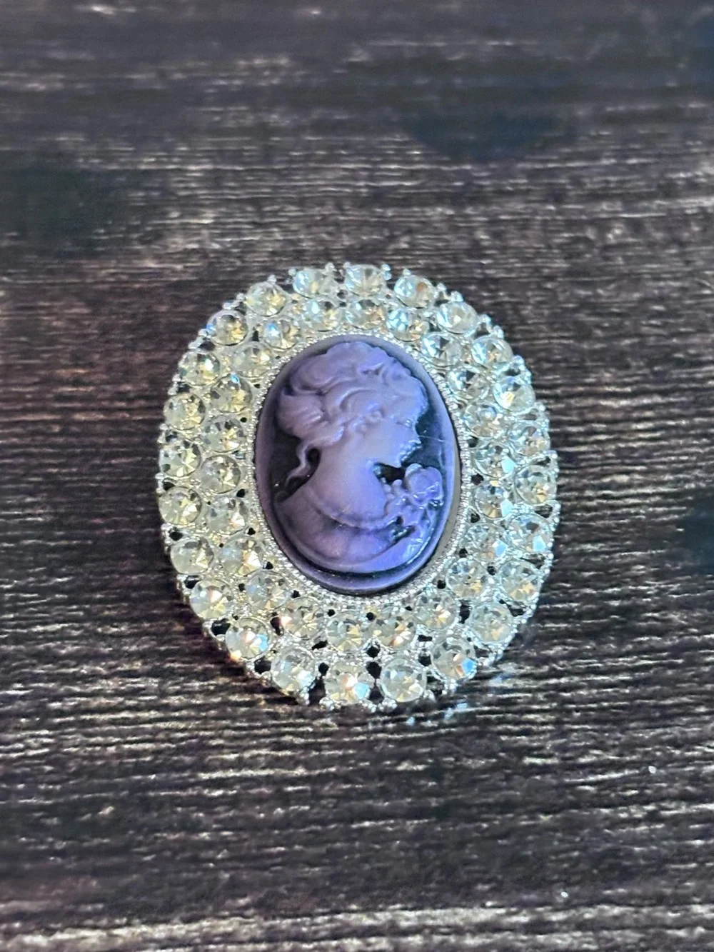 Small Vintage-Inspired Purple Cameo Crystal Brooch